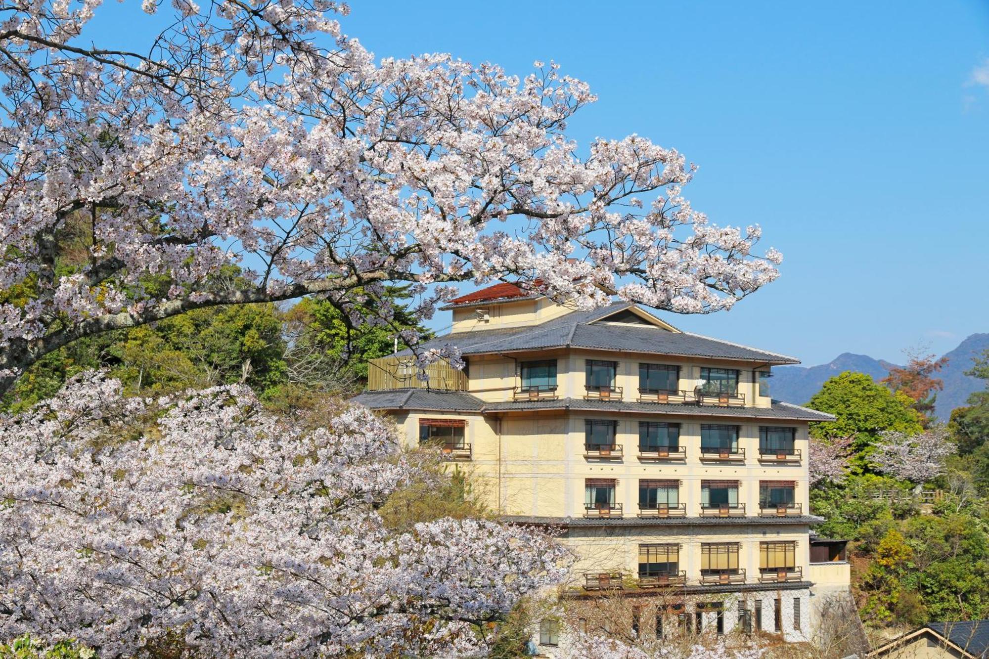 Jukeiso Hotel Хатсукаичи Екстериор снимка